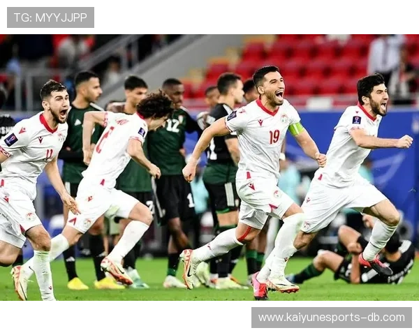 国足奋力抗争晋级，成为国际比赛八强队之一，国足挺进八强